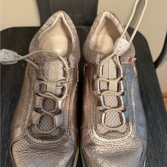 ECCO Women's Sense Toggle Fashion Sneaker, Rose Gold Sz 5 - Picture 4 of 15